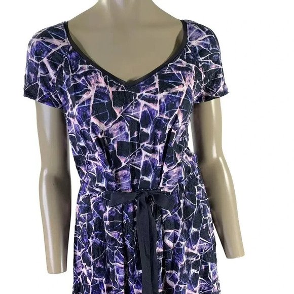 Simply Vera Wang Short Sleeve Tie Waist Shirt Dress Size L Purple Abstract - Picture 4 of 16
